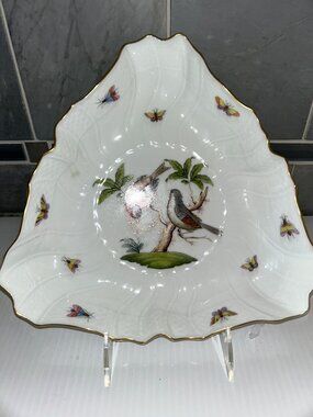 Herend Rothschild Bird Triangle Dish, 9 1/2", scalloped gold edges